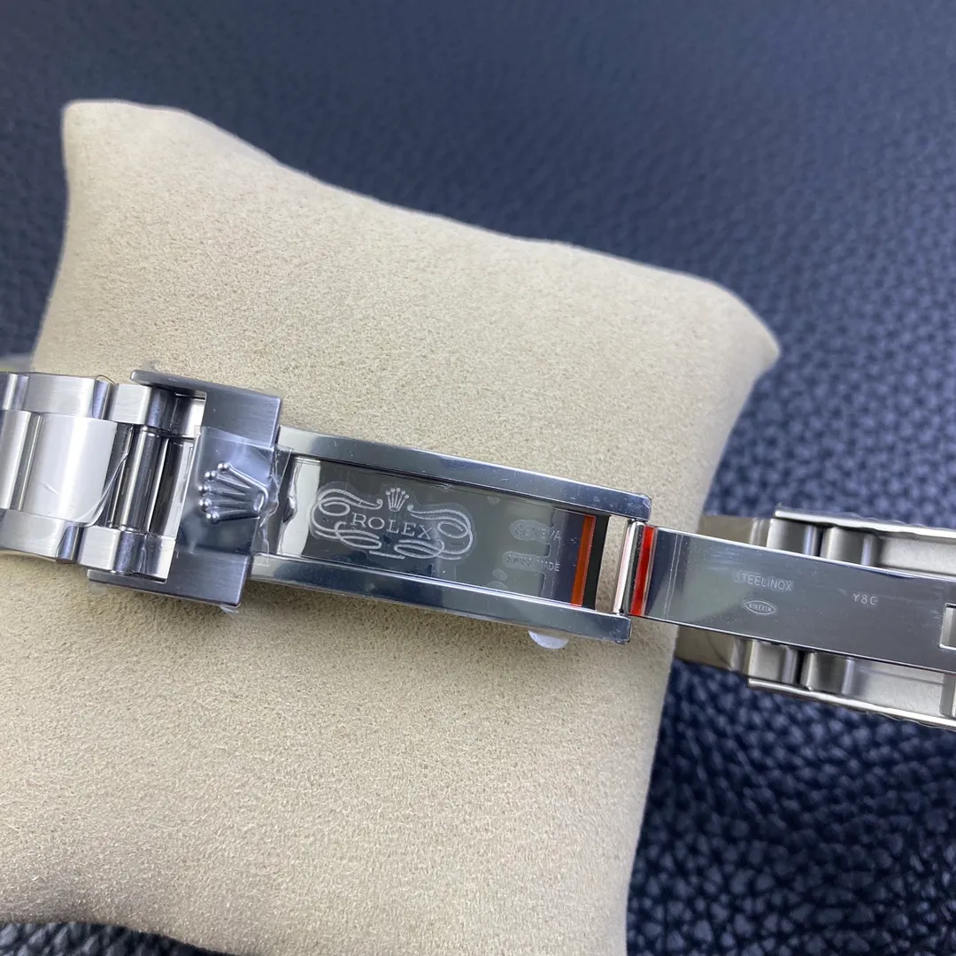 【High-end replica】💰1160! 【Customized all-in-one machine】💰1720! [Top replica] Private chat! ! ! The Rolex Greenwich [GMT-Master II] is one of Rolex's best-selling watches. It is equipped with a ceramic ring and platinum fonts. The Swiss 3285 mechanical movement has stable and reliable quality. The diameter is 40mm. It is developed one-to-one from the original.