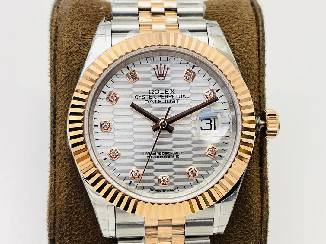 [VR Factory2022 latest masterpiece] Rolex’s latest Datejust series mechanical watch! 1⃣️[Size] Diameter 41MM, thickness 12MM! 2⃣️[Movement] Equipped with 2836 movement, strict debugging ensures accurate travel time, stable performance, and zero repairs! 3⃣️【Dial text】Using top-grade Swarovski diamonds and hand-inlaid craftsmanship, it is designed with the concept of excellence! 4⃣️[Case Buckle] The 904L stainless steel case is made of the same material as the original version and paired with a 904L stainless steel strap/original safety buckle! 5⃣��The watch strap is made of 904L Oyster steel.  6⃣️The side of the watch case is consistent with the original version and adds a QR code to prevent counterfeiting! 7⃣️【Mirror】Scratch-resistant sapphire crystal, anti-reflective convex magnifying calendar window, pure waterjet cutting! VR Factory is the same on the outside as it is original! Welcome friends from all walks of life to taste it!