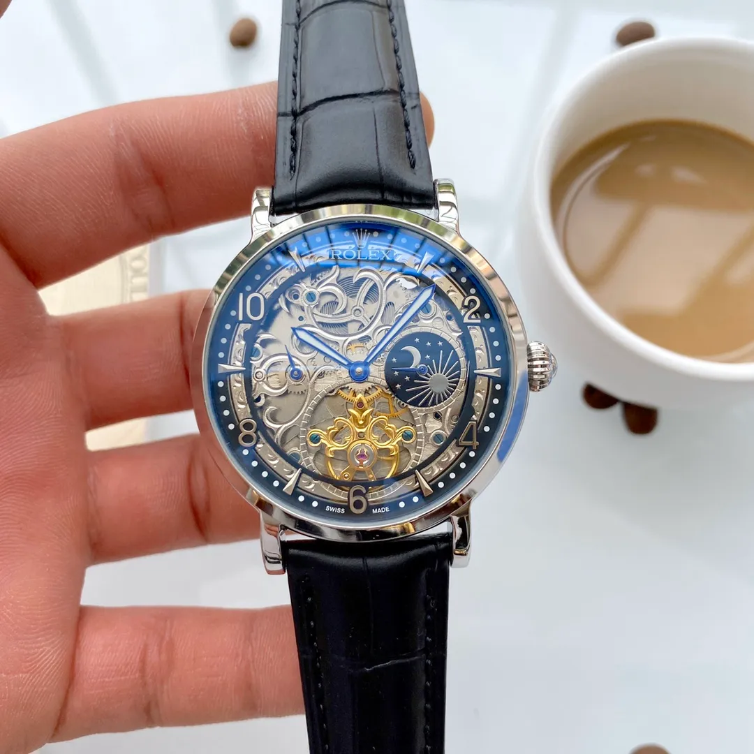 【Foreign Trade Import】💰1440! Rolex (extremely noble and wise work) [Skeletonized design] 🔥Type: Exquisite men's watch (more excellent) 🔥Strap: Genuine leather strap (more durable) for real men 🔥Movement: super top mechanical movement (more stable) Perpetual and permanent 🔥Material: mineral super strong mirror (more wear-resistant) Smart style, strong sense of thickness, special design, return with honor Size: 43mm in diameter, 12mm thick, smart launch! Welcome to reprint!