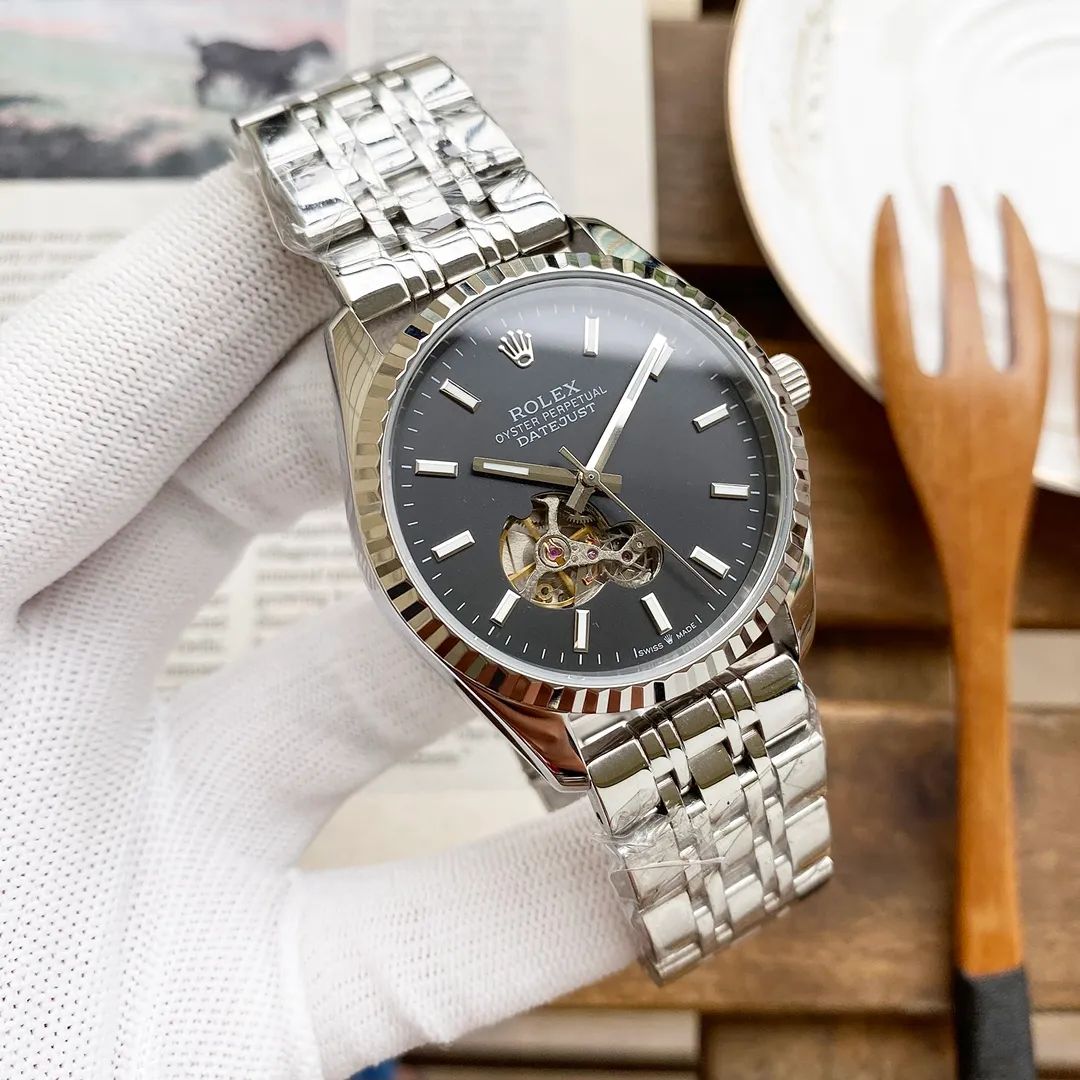 【High-end replica】💰1440! Rolex's premium men's watch features a three-pin small hollow flywheel design, exquisite craftsmanship, originality, nobility and gentlemanly style. Using fully automatic mechanical movement, top-grade 316 stainless steel case and strap, mineral super mirror, size 41-13