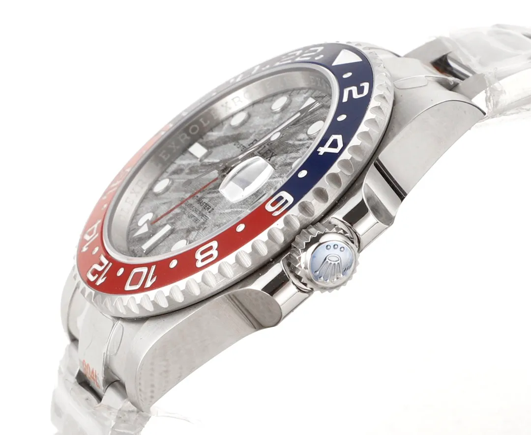 Factory C made a major breakthrough and recreated the pinnacle of the Rolex GMT-Master (Coca-Cola) one-piece red and blue ceramic ring. 🎮RK5 is the only ceramic ring in the market that is comparable to the color of the genuine product. It is shockingly launched. The steel is made of authentic imported 904L raw materials, forged and polished, and is equipped with the 3186/3285 all-in-one fully automatic mechanical movement, which is consistent with the original product. It has accurate and stable travel time. Professional testing and inspection, zero repairs! 🎮 Genuine consistent GMT needle on the second layer and quick time adjustment to adjust the calendar, 40mm, 904L steel case bracelet, sapphire mirror, super luminous, two-way ceramic rotating bezel, folding buckle. Please look for the exclusive high-end quality code: NV126688, exclusive Huan logo. Welcome to reprint! (Comes with the same screwdriver as pictured/Same day shipping)