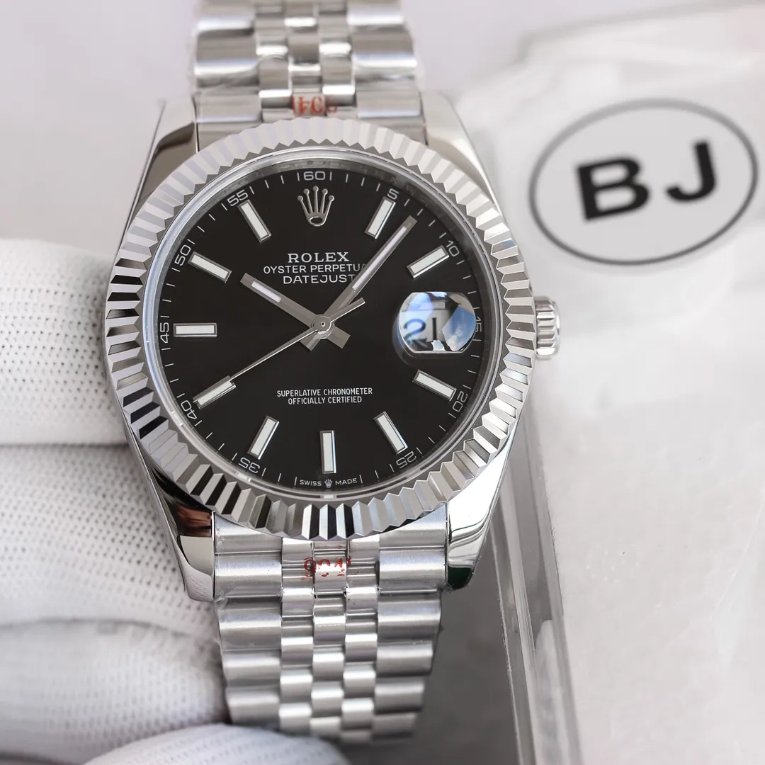 【High-end replica】💰1160! 【Top Replica】💰Private chat! The Rolex Diary series continues to improve the replica effect, and the ROLEX research spirit of continuous improvement in gold, rose, and stainless steel, especially the industry recognition of the five artifacts, has been an upward trend in sales! [Size] Diameter 41mm [Mirror] Scratch-resistant sapphire mirror, anti-reflective convex magnifying calendar window [Case] ​​316L stainless steel, the crown is the same as the counter! [Movement] 3235 automatic mechanical movement, ensuring the stability of the movement! [Watch Strap] Oyster-style three-piece and five-piece watch straps, folding buckle, as easy to buckle as at the counter, and the details of the buckle are also well engraved! This picture was taken as a top-notch replica!