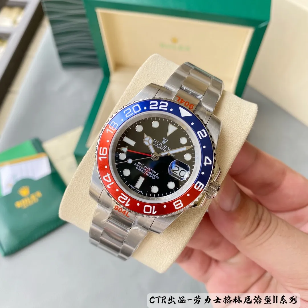 【High-end replica】💰1160! 【Customized all-in-one machine】💰1720! Rolex GMT-Master II series GMT-Master GMT single product hot model 🔥Re-engraved all visible appearances of the original, far surpassing the so-called "imitation machine" with the same craftsmanship, giving full play to the quality of the big manufacturer, meeting all kinds of "B" scenes [Color] [Movement] Imported Citizen 9015 all-in-one machine movement, factory movement detection and adjustment, the appearance details are synchronized with the original genuine product! It is truly both inside and outside [strong] [Literal] It is equipped with the high-quality surface of Laojia, the super original synchronous luminous color, strong durability, and the scale has no spots and flaws, and continues to lead the market in literal quality of the same level [Ring] It is equipped with the original ceramic ring, and the ring scale is delicate and well-proportioned, which can be compared with the big manufacturers. [Case] 316 stainless steel case, scratch-resistant sapphire crystal glass mirror, anti-reflective convex magnifying (2.5-digit) calendar window, magnification synchronized with the original, clear and transparent reading of time and calendar [strong] 🔥Top product, high quality products constantly🔥