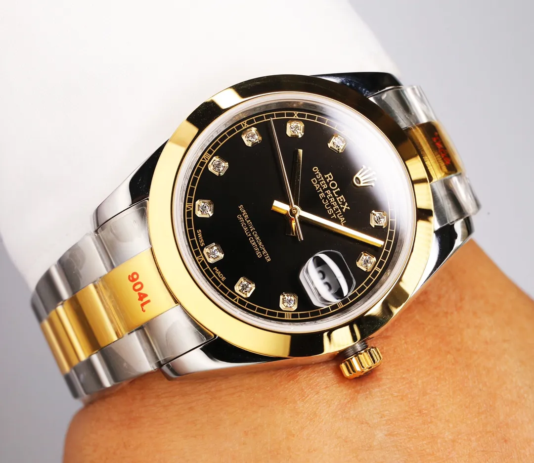 【High-end replica】💰1240! 【Customized all-in-one machine】💰1920! Taiwan factory makes strong comeback‼ ️‼ ️Outstanding work - Rolex Oyster Perpetual Datejust 41mm series watch, timeless elegance! Factory code: M126338... The 6-digit internal code is consistent with the card, and the entire set must be completed for return or exchange! [Oyster case, symbol of waterproofing] The diameter of the watch is 41mm, the thickness is consistent with the original, and the data is consistent with the genuine product 1. Classic Oyster case with triangular grooved outer ring 2. The handle adopts a screw-in design to restore the double buckle double waterproof system 3. Mirror material - anti-scratch blue crystal glass, anti-reflective convex magnification (2.5 times) calendar window [Strap details] Different watches are matched with different steel straps 1. Commemorative strap Jubilee Bracelet (five-bead belt) Material: stainless steel, commemorative type, five-row link 2. Oyster bracelet Oyster Bracelet (3-bead belt). Material: Stainless steel, head-shaped, semi-circular three-row link 3. Buckle type Folding buckle, concealed folding crown buckle [Movement] Using the exquisite and stable imported 9015 all-in-one mechanical movement, it is stable and simple, reserved, showy but not flattering, and long-lasting elegance! (Extreme reproduction requirements create high quality, playing with more than just concepts!) (Focus on original new machines) Focus is an attitude, produced by JH! The pictures were taken with a customized all-in-one machine!